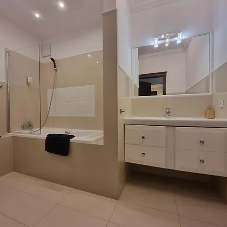 Welcome Old Town & Marina *