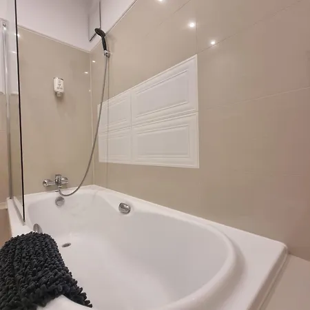 Welcome Old Town & Marina Апартаменты *